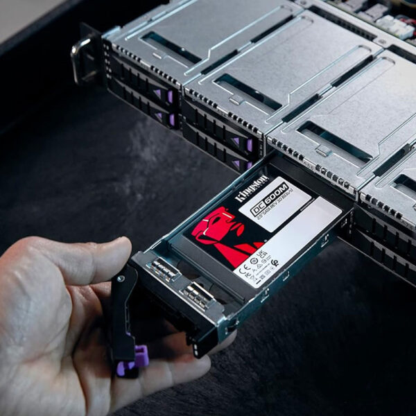 Kingston DC600M 1.92 To - 2.5” SATA Enterprise SSD - Usage Mixte pour environnement Serveur et Datacenter – Image 3